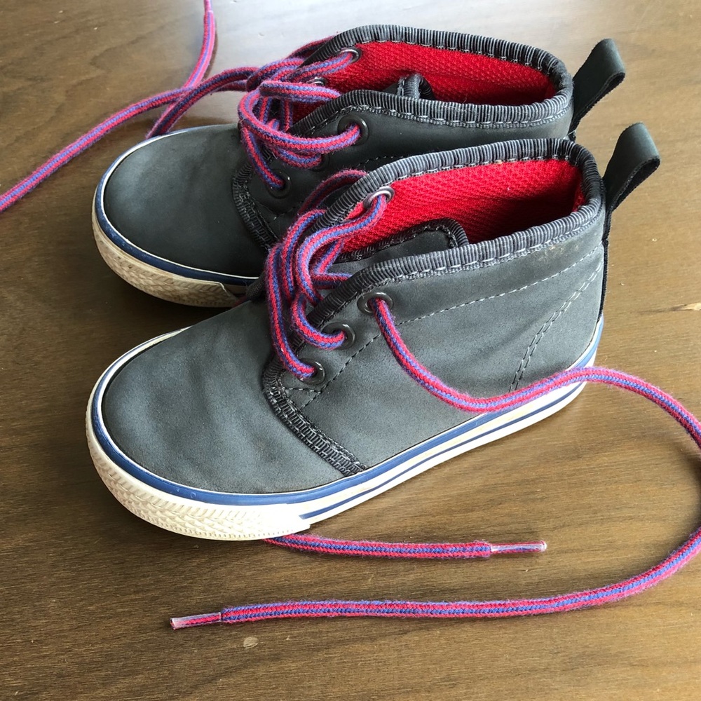 Gap baby shoes Sz 6
